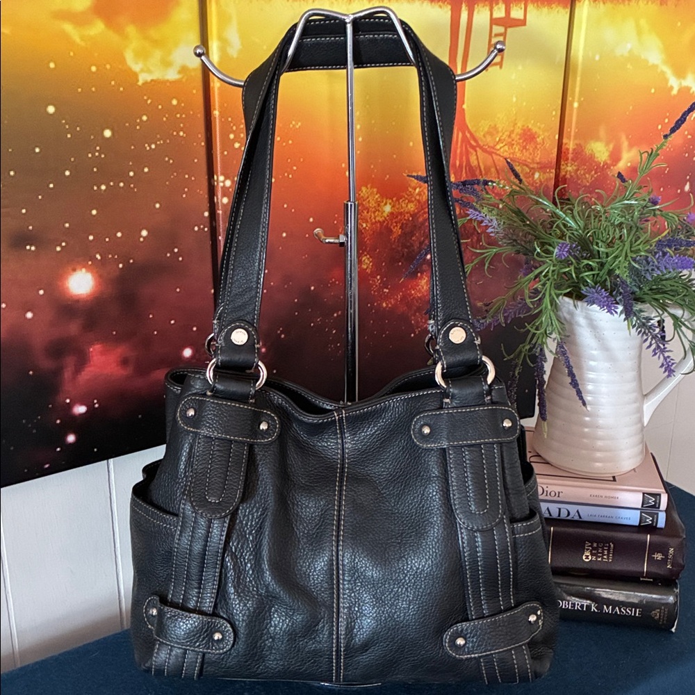 Tignanello Black Leather Shoulder Bag - Picture 2 of 11